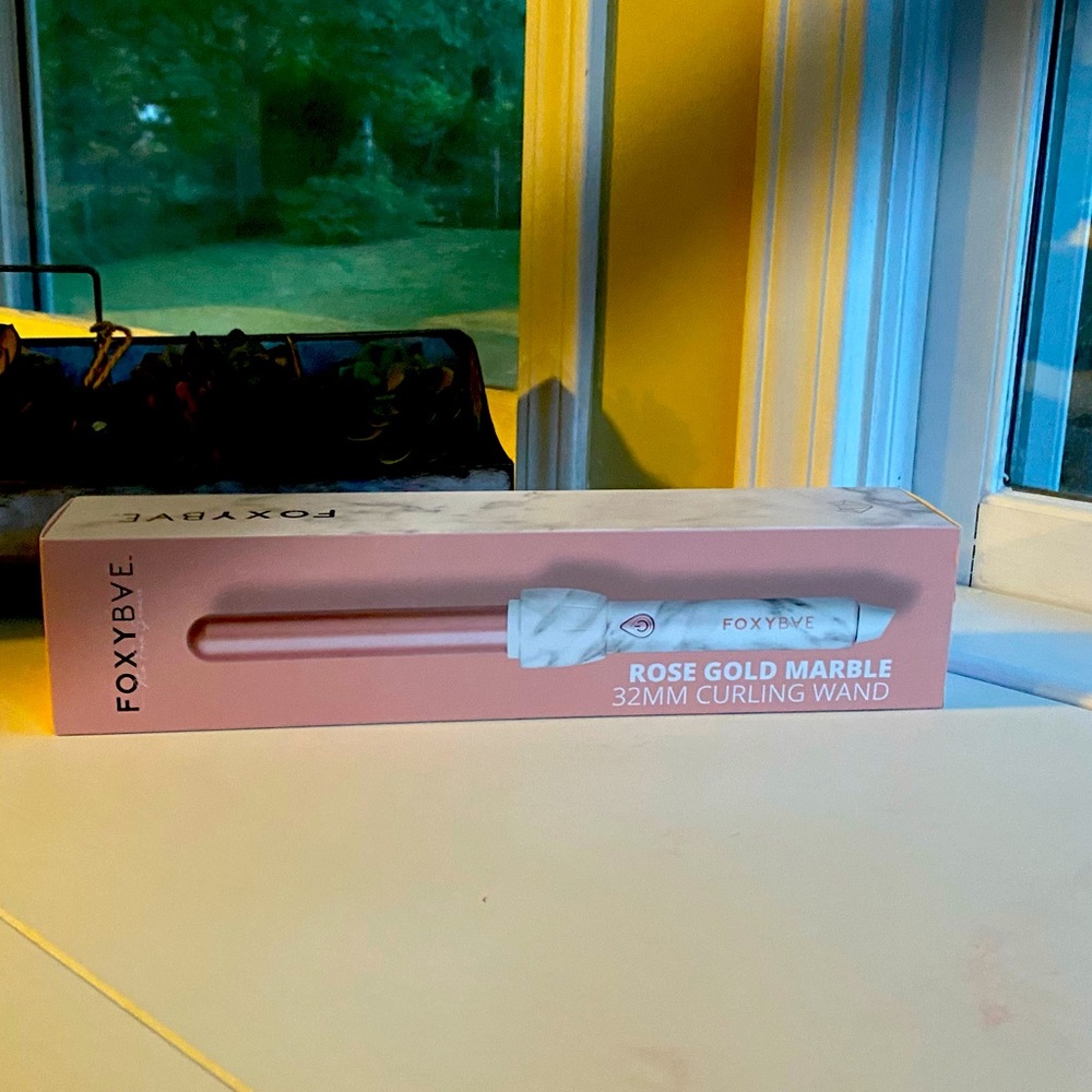 FOXYBAE 32 MM Curling Wand - Brand New - Never Opened
